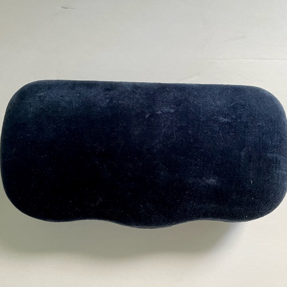 Gucci Black Framed Sunglasses w/ Gray lenses - Picture 15 of 15